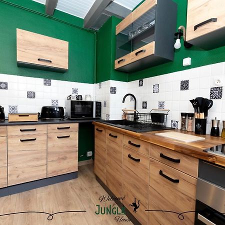 Maison "Jungle House" 90 M2 Billard, Retroprojecteur, Bar A Jeux , Vinyle, Wifi Fibre, Ideal Pro & Famille A Montbrison Ngoại thất bức ảnh