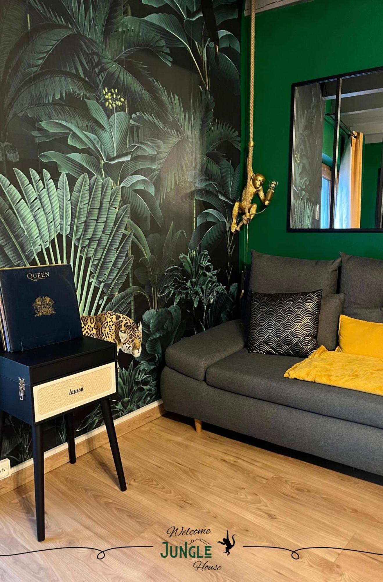 Maison "Jungle House" 90 M2 Billard, Retroprojecteur, Bar A Jeux , Vinyle, Wifi Fibre, Ideal Pro & Famille A Montbrison Ngoại thất bức ảnh