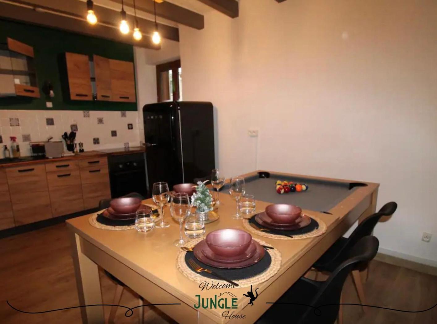 Maison "Jungle House" 90 M2 Billard, Retroprojecteur, Bar A Jeux , Vinyle, Wifi Fibre, Ideal Pro & Famille A Montbrison Ngoại thất bức ảnh